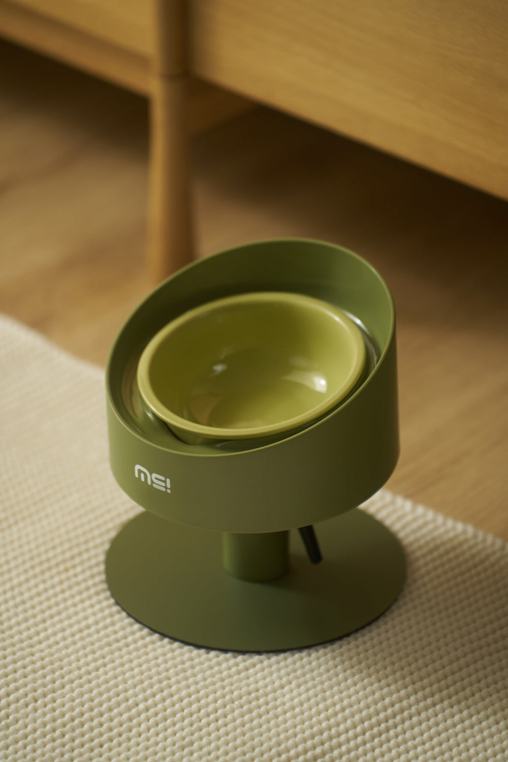ComfortFeed voerbak op een vloerkleed